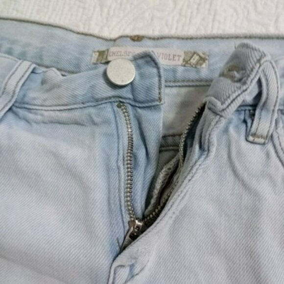 Chelsea and Violet Size 28 Distressed Floral Embroidered Denim Shorts Women Blue - Picture 6 of 12